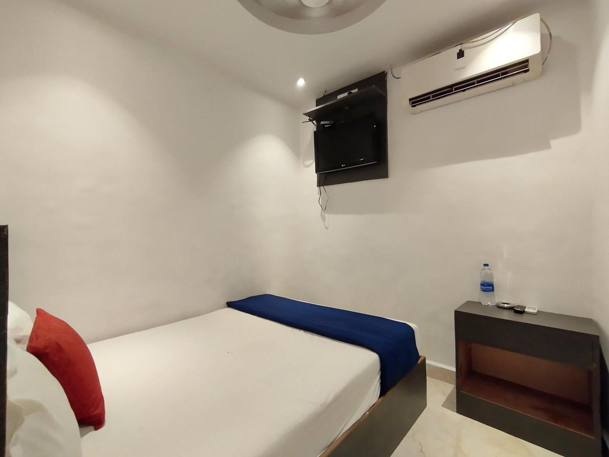 Hotel Aspen Мумбаи Экстерьер фото