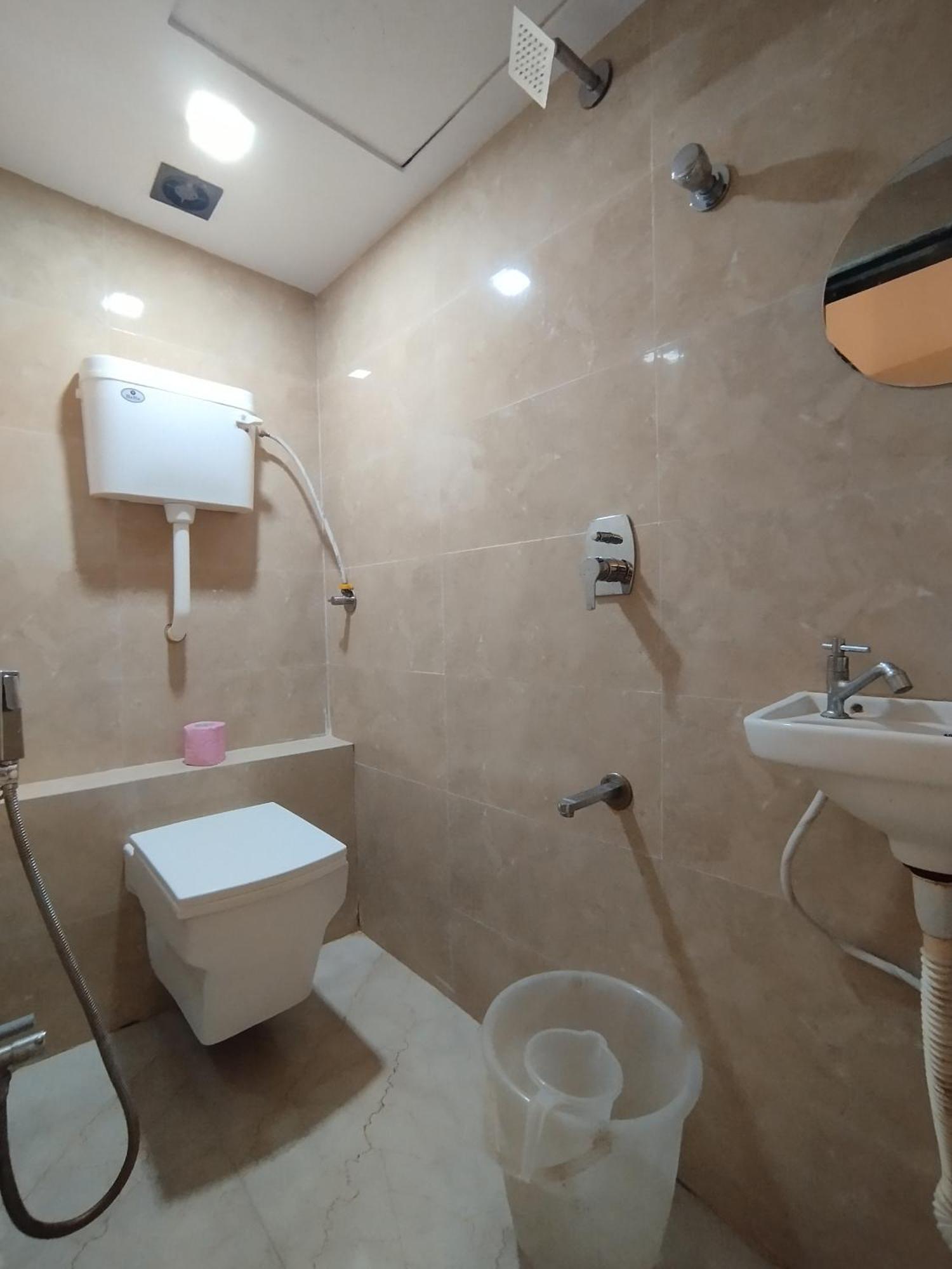 Hotel Aspen Мумбаи Экстерьер фото